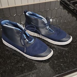 UGG Bug Boys Seaway Chukka Navy and Light Blue Sneakers Size 6